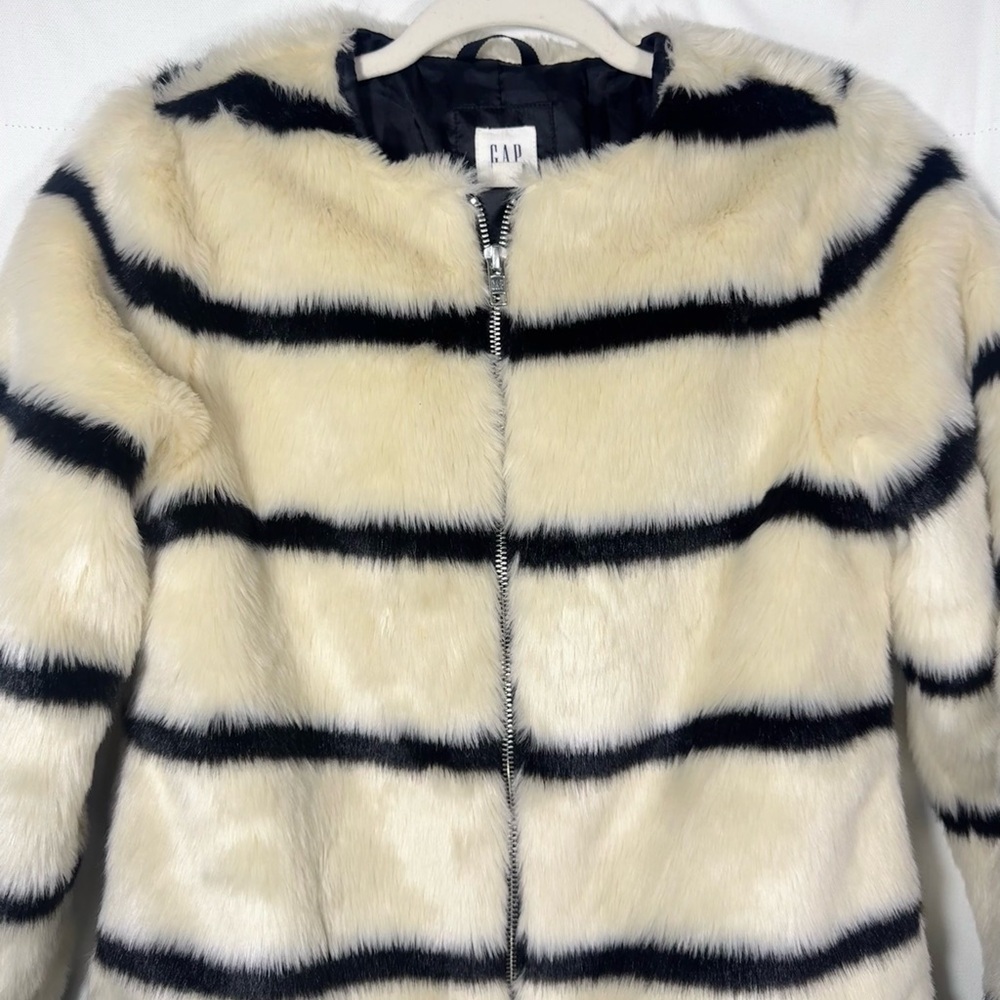 Gap Kids Faux Fur Zip Up Jacket - Picture 3 of 7